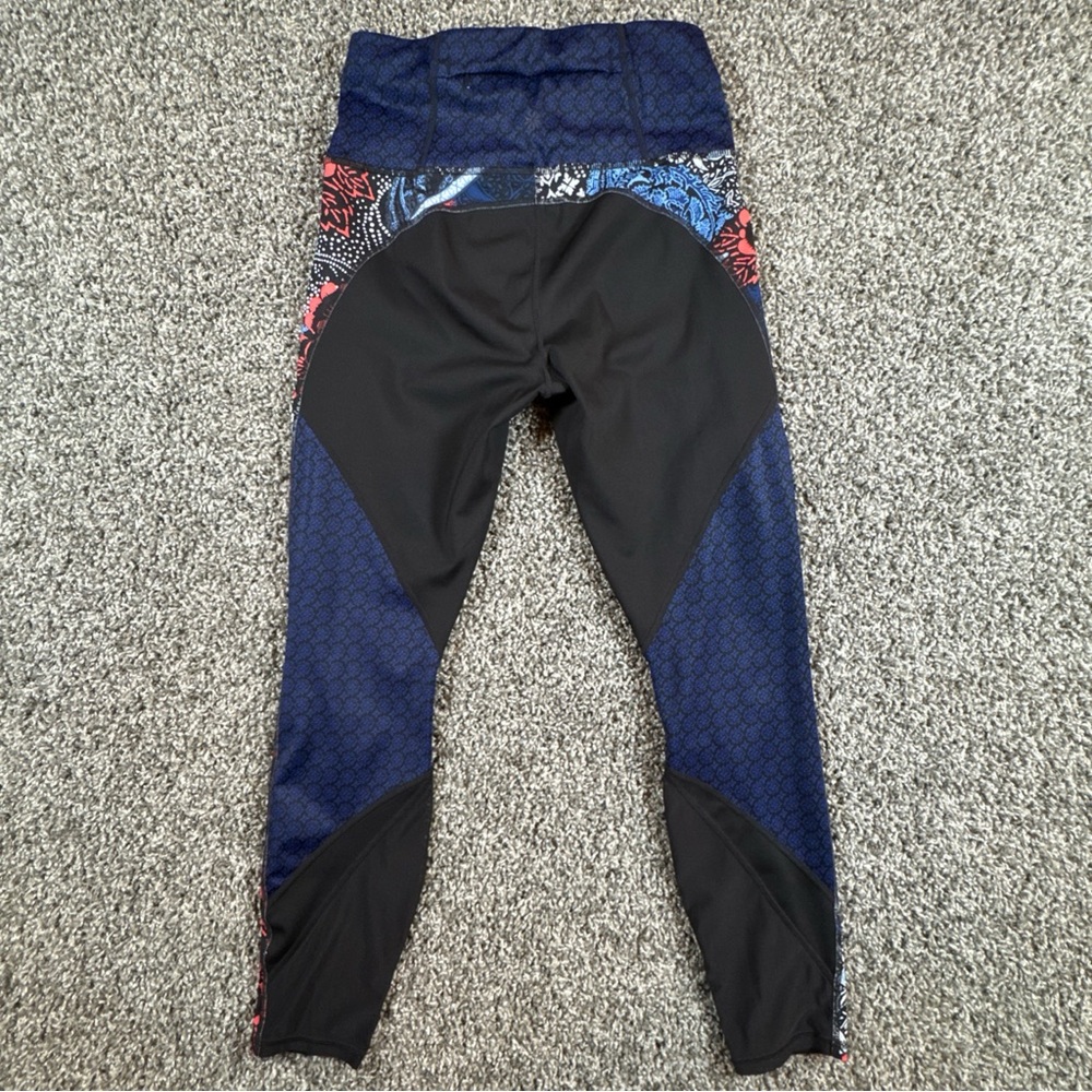 Athleta Women’s Small Lotus Precision 7/8 Tight Athletic Pants 869016-00